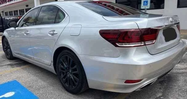 2013 Lexus LS 4th Gen - Image 19 of 20