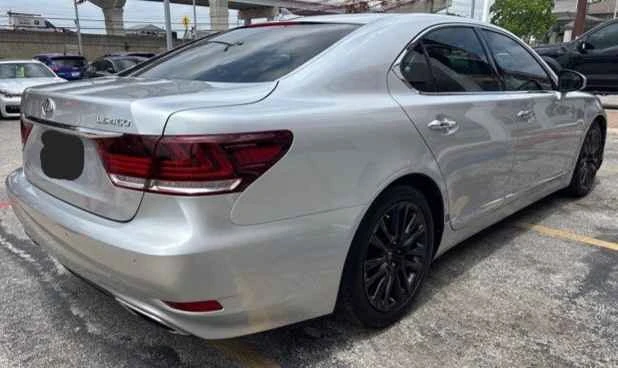 2013 Lexus LS 4th Gen - Image 18 of 20