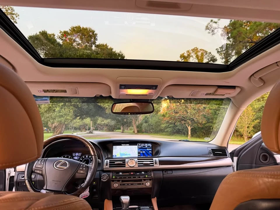 2013 Lexus LS 4th Gen - Image 11 of 19