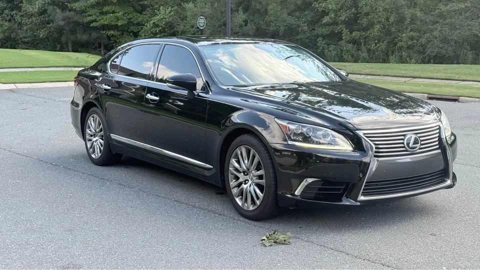 2013 Lexus LS 4th Gen - Image 3 of 15