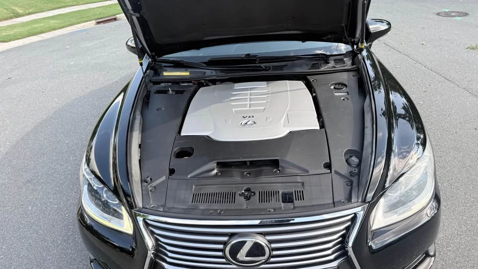 2013 Lexus LS 4th Gen - Image 13 of 15