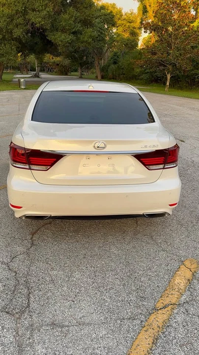 2013 Lexus LS 4th Gen - Image 3 of 19