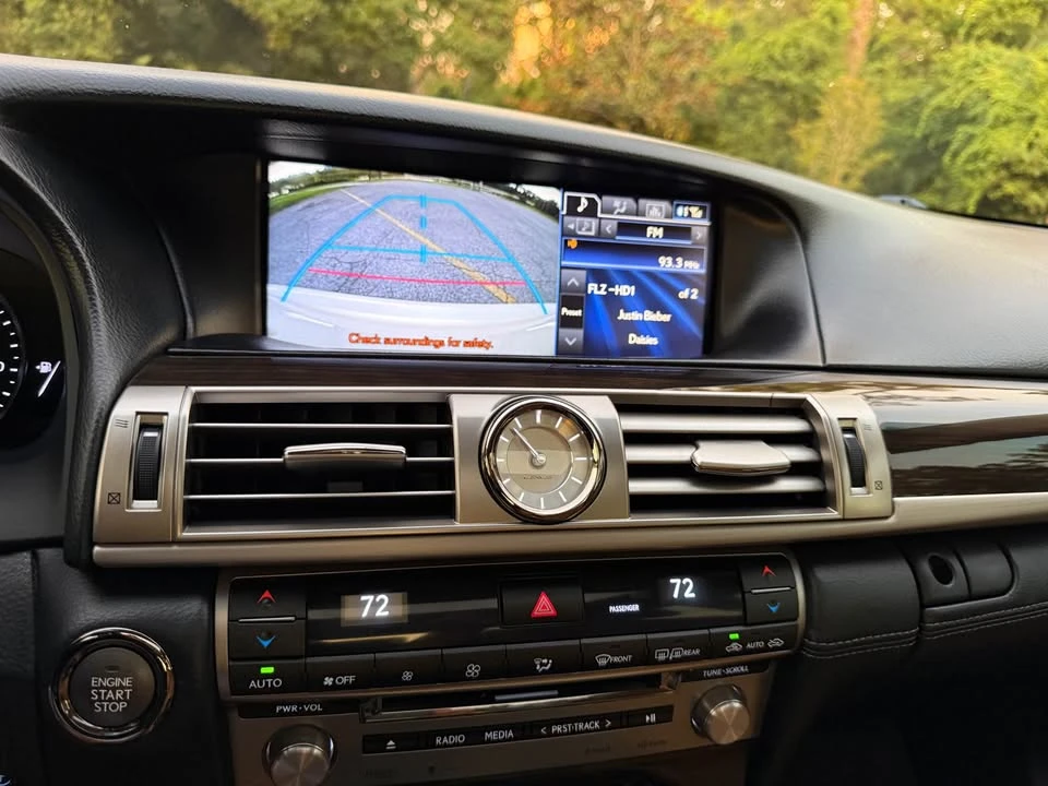 2013 Lexus LS 4th Gen - Image 15 of 19