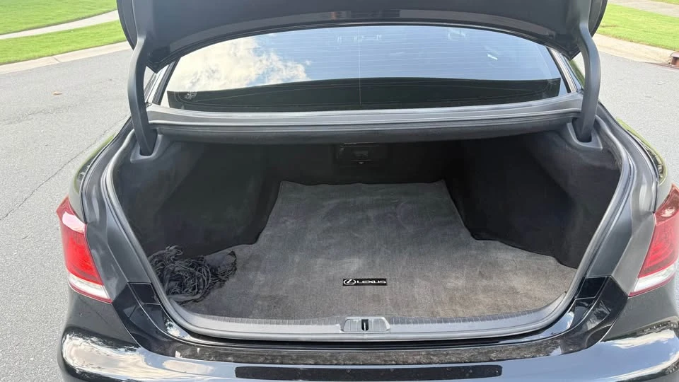 2013 Lexus LS 4th Gen - Image 12 of 15
