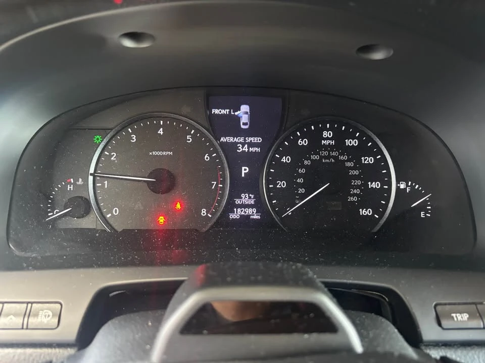2013 Lexus LS 4th Gen - Image 5 of 8