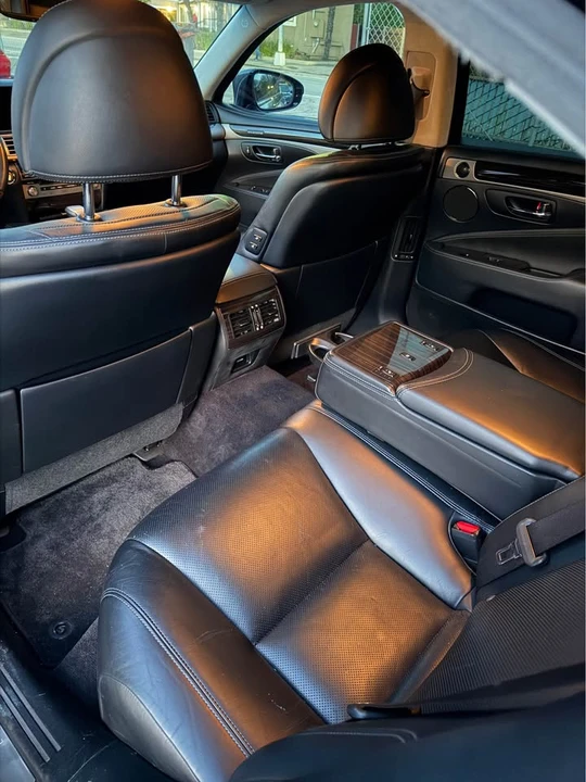 2013 Lexus LS 4th Gen - Image 8 of 10