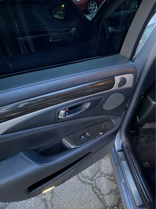 2013 Lexus LS 4th Gen - Image 9 of 10