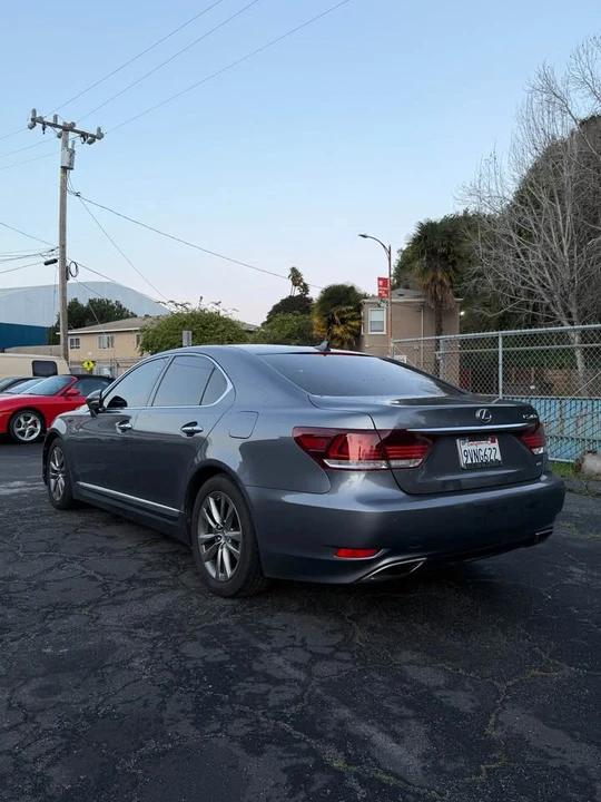 2013 Lexus LS 4th Gen - Image 4 of 10