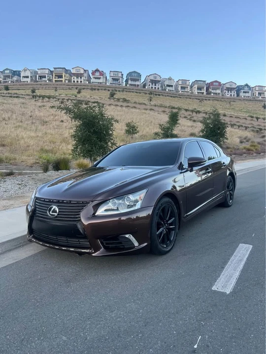 2013 Lexus LS 4th Gen - Image 2 of 15