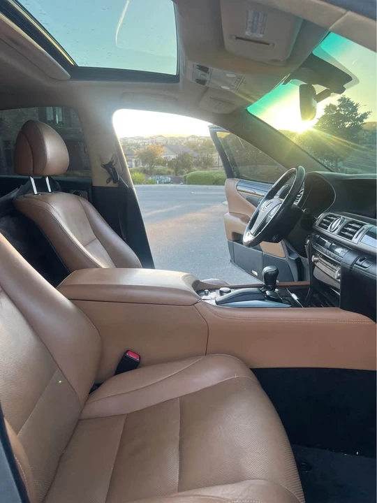 2013 Lexus LS 4th Gen - Image 6 of 15