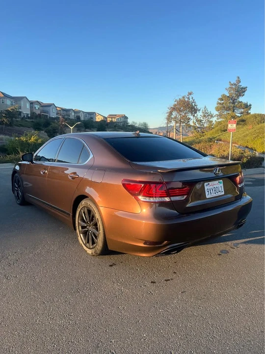 2013 Lexus LS 4th Gen - Image 11 of 15