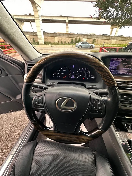 2013 Lexus LS 4th Gen - Image 10 of 18