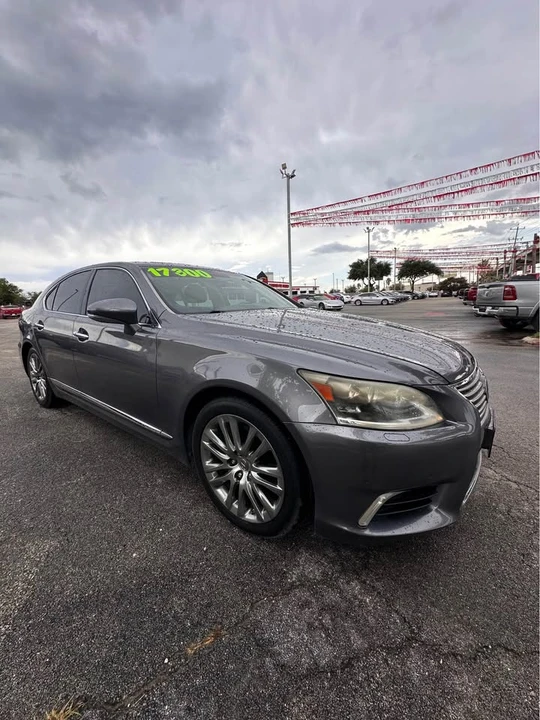 2013 Lexus LS 4th Gen - Image 4 of 18