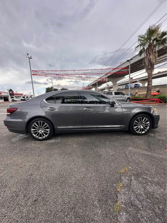 2013 Lexus LS 4th Gen - Image 3 of 18