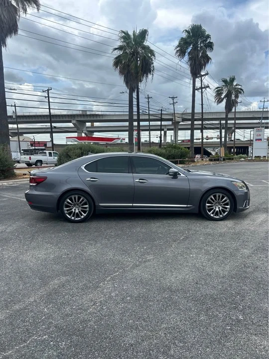 2013 Lexus LS 4th Gen - Image 4 of 12