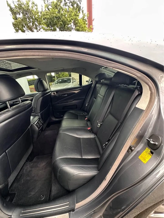 2013 Lexus LS 4th Gen - Image 14 of 18