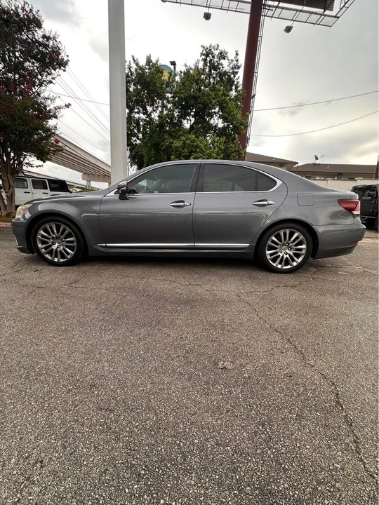2013 Lexus LS 4th Gen - Image 5 of 18