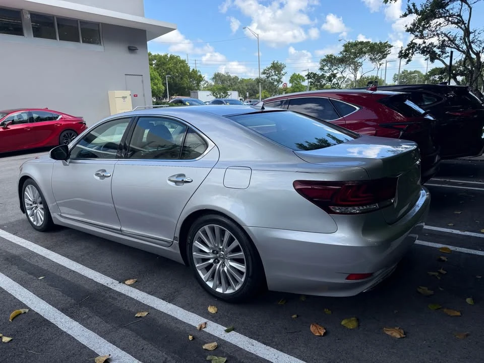 2013 Lexus LS 4th Gen - Image 5 of 6