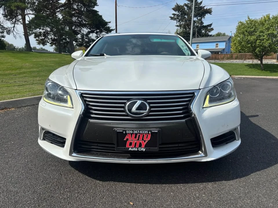 2013 Lexus LS 4th Gen - Image 2 of 18