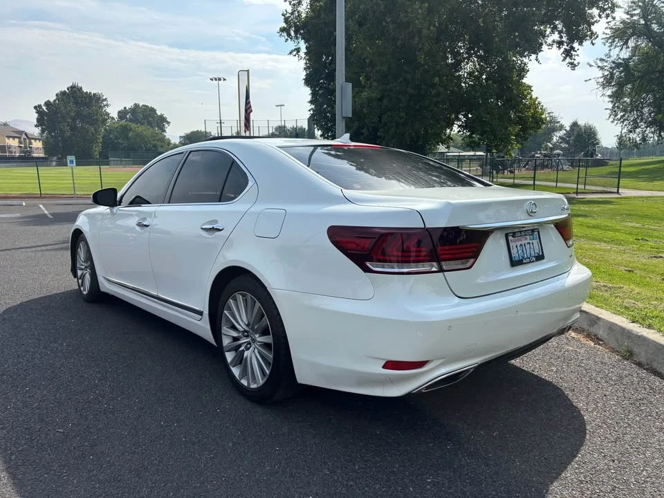 2013 Lexus LS 4th Gen - Image 4 of 18