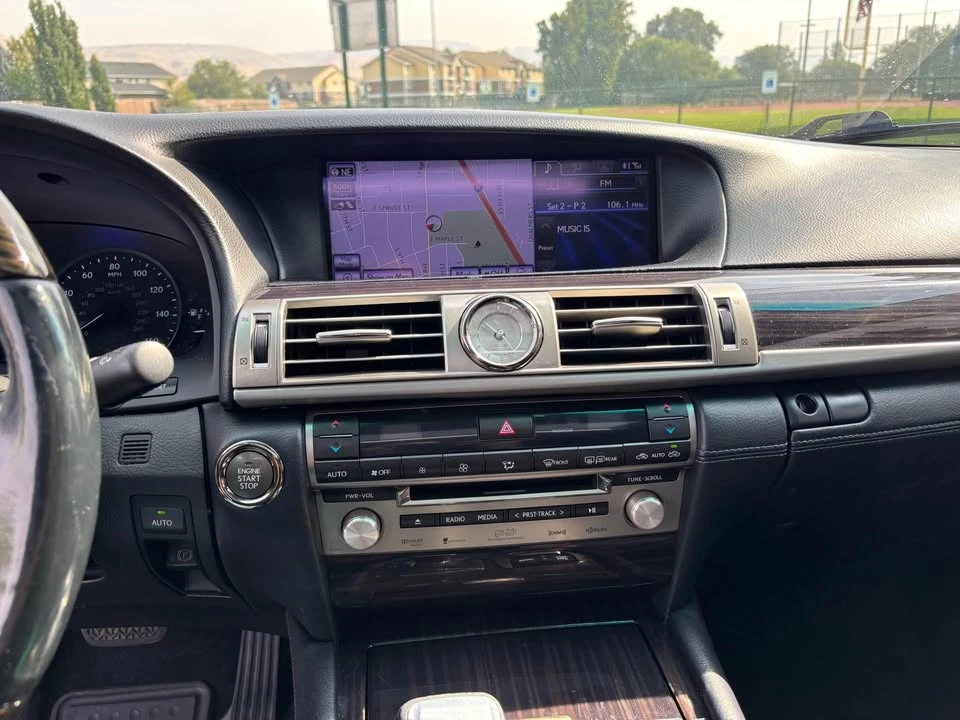 2013 Lexus LS 4th Gen - Image 14 of 18