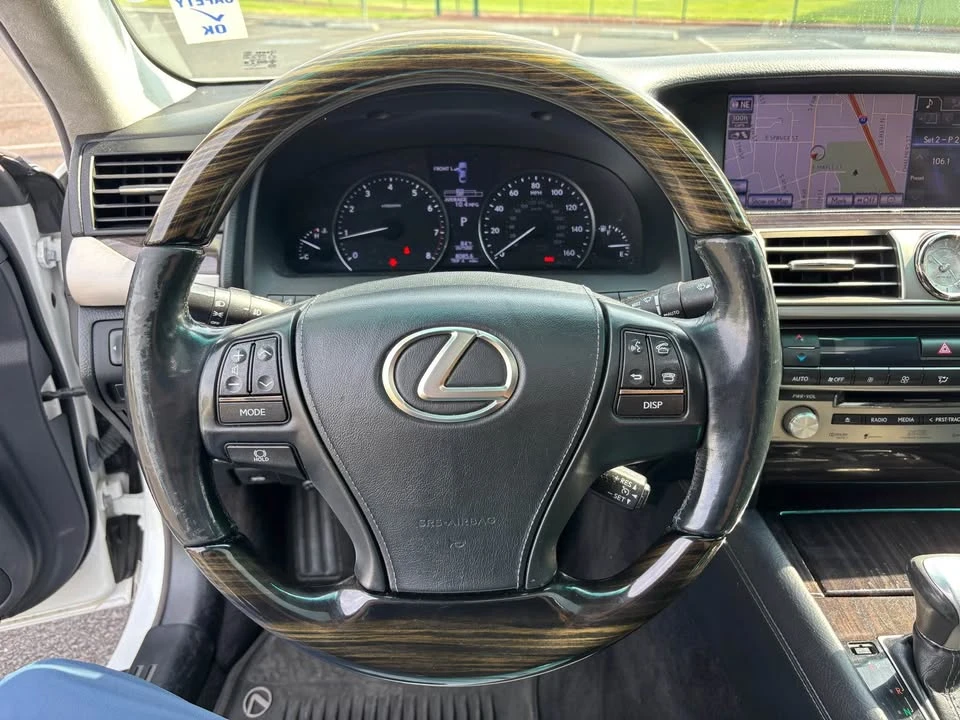 2013 Lexus LS 4th Gen - Image 12 of 18