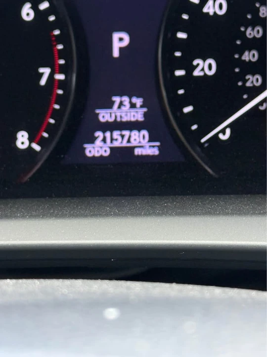 2013 Lexus LS 4th Gen - Image 10 of 12