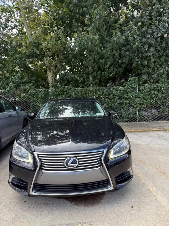 2013 Lexus LS 4th Gen - Image 11 of 12