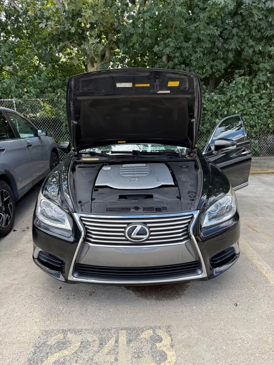 2013 Lexus LS 4th Gen - Image 2 of 12