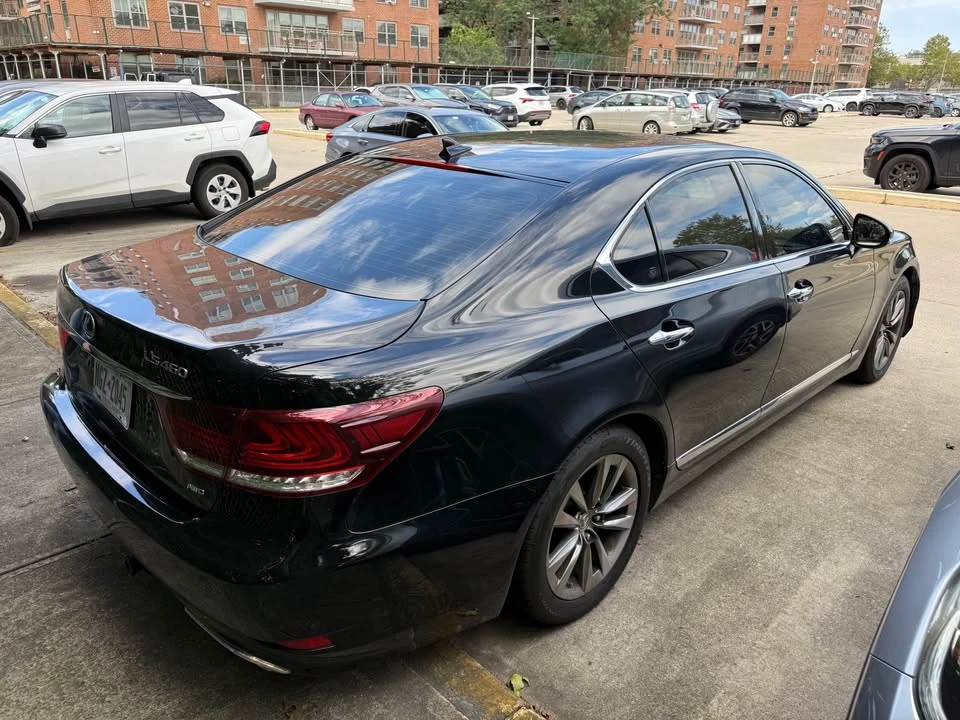 2013 Lexus LS 4th Gen - Image 5 of 12