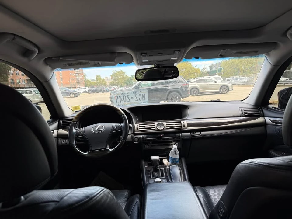 2013 Lexus LS 4th Gen - Image 4 of 12