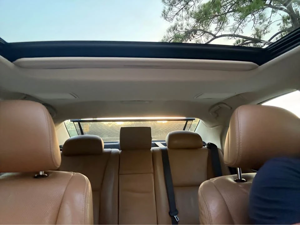 2013 Lexus LS 4th Gen - Image 15 of 20