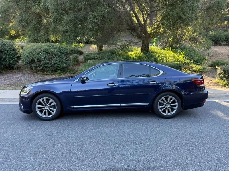 2013 Lexus LS 4th Gen - Image 16 of 20