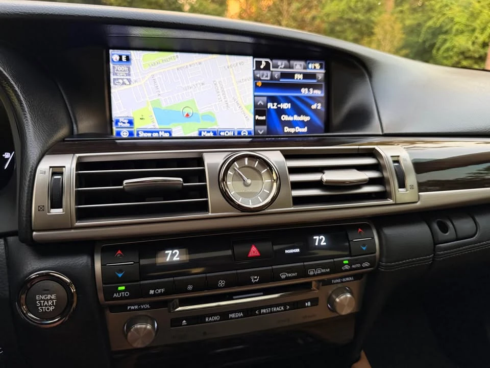 2013 Lexus LS 4th Gen - Image 16 of 19