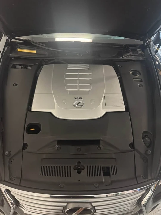 2013 Lexus LS 4th Gen - Image 9 of 14