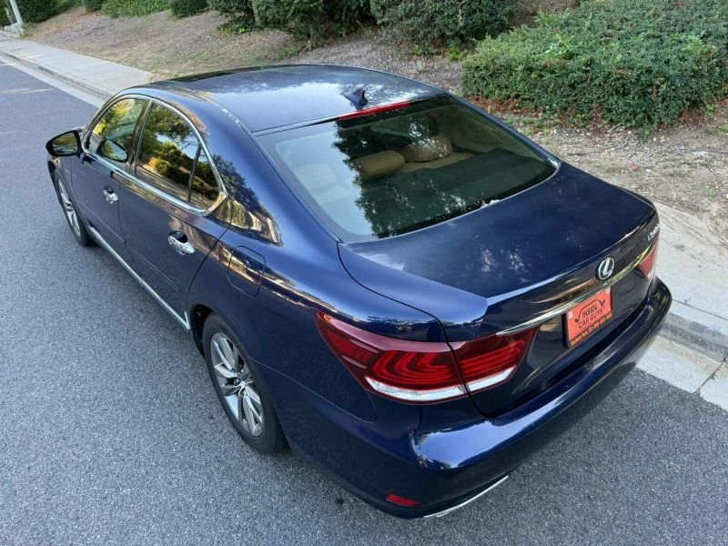 2013 Lexus LS 4th Gen - Image 14 of 20