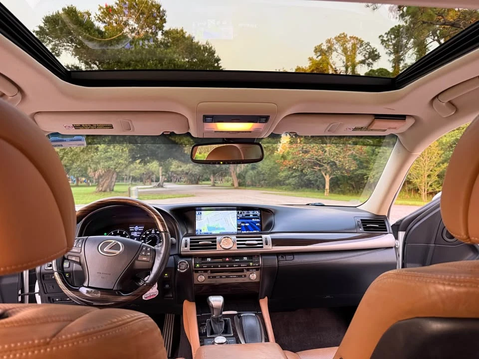 2013 Lexus LS 4th Gen - Image 13 of 19