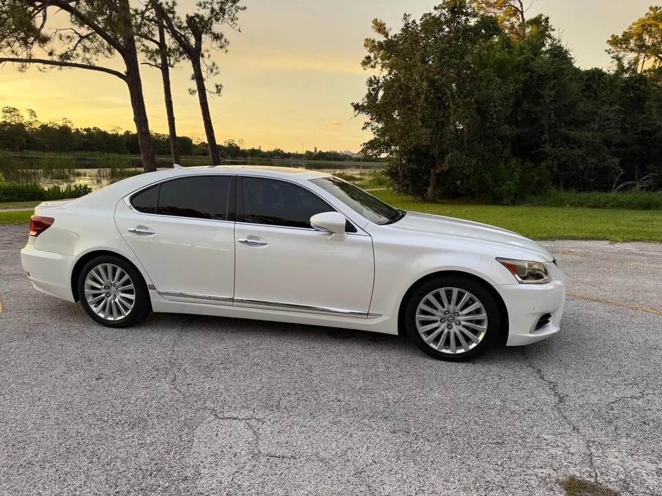 2013 Lexus LS 4th Gen - Image 2 of 19