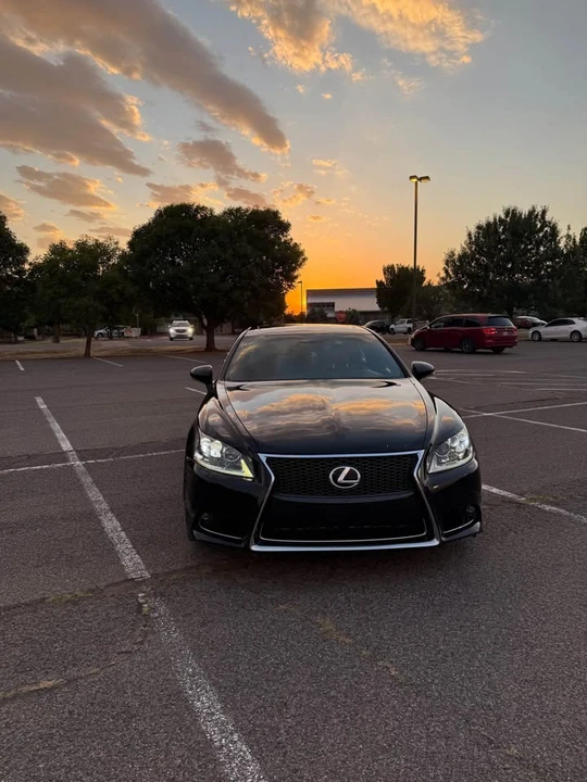 2013 Lexus LS 4th Gen - Image 2 of 20