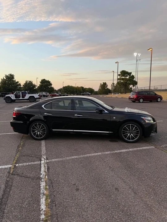 2013 Lexus LS 4th Gen - Image 4 of 20