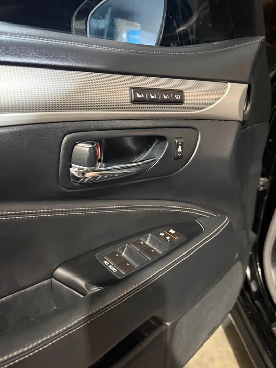2013 Lexus LS 4th Gen - Image 16 of 20