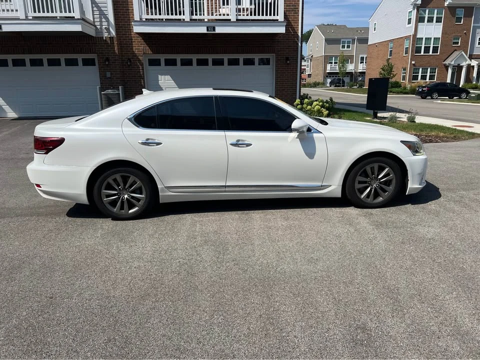 2013 Lexus LS 4th Gen - Image 6 of 19