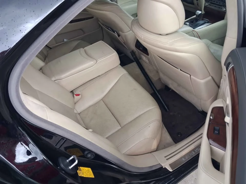 2013 Lexus LS 4th Gen - Image 7 of 10