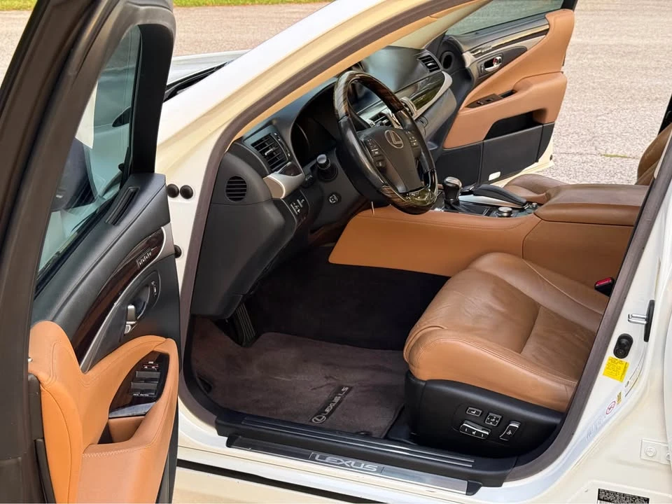 2013 Lexus LS 4th Gen - Image 9 of 19