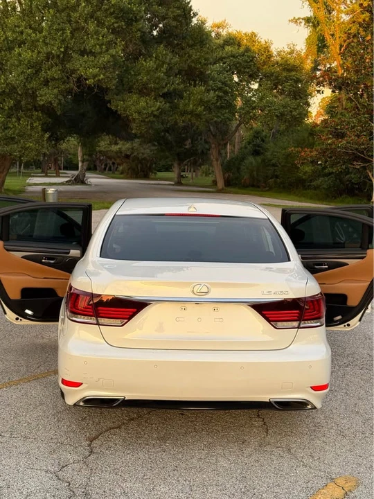 2013 Lexus LS 4th Gen - Image 7 of 19
