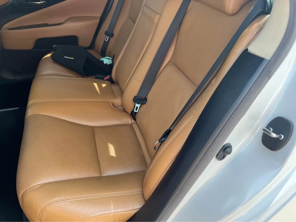 2013 Lexus LS 4th Gen - Image 10 of 19