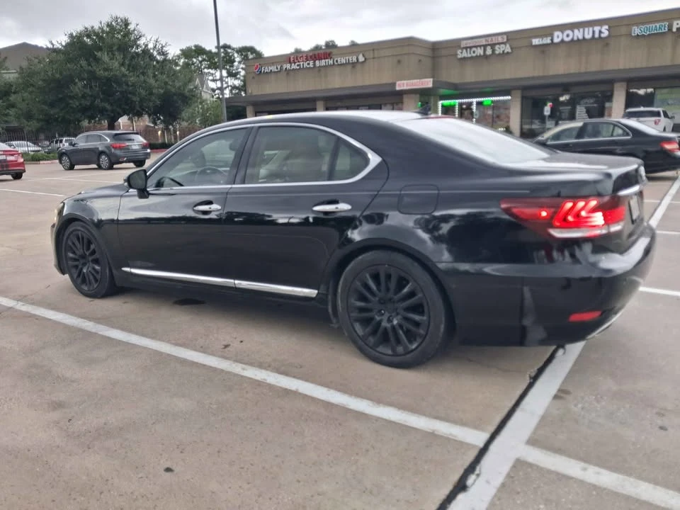 2013 Lexus LS 4th Gen - Image 3 of 10