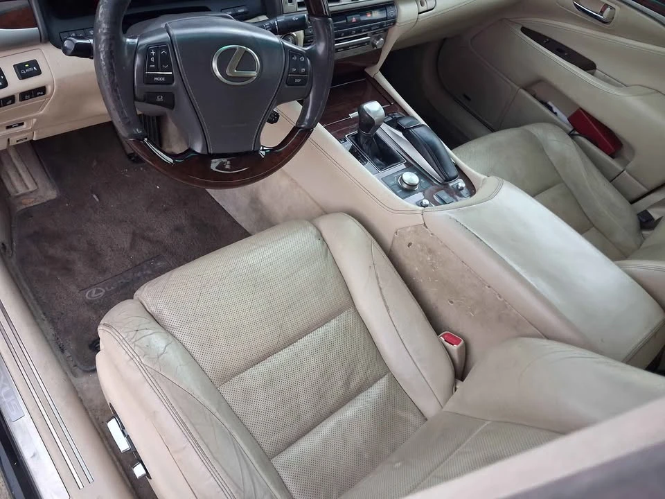 2013 Lexus LS 4th Gen - Image 9 of 10