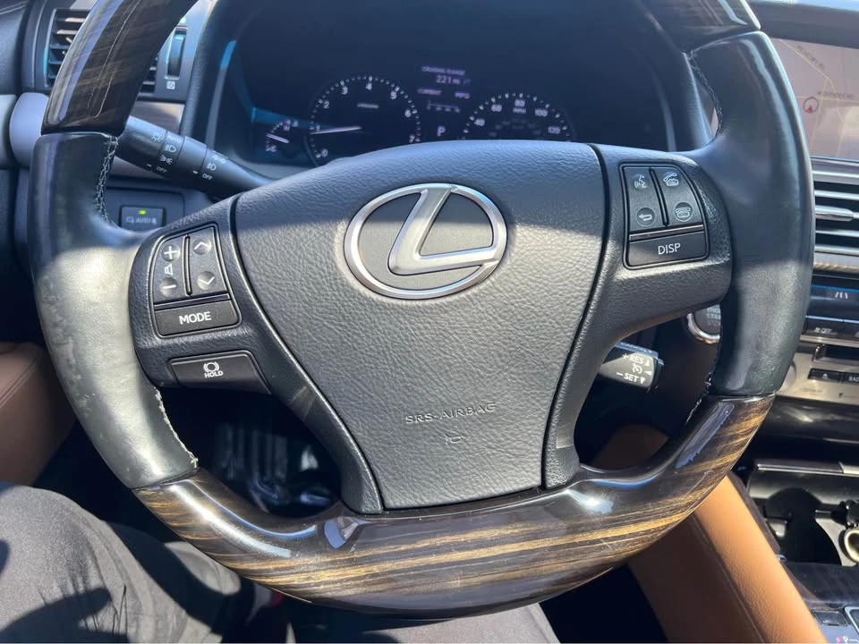 2013 Lexus LS 4th Gen - Image 17 of 19