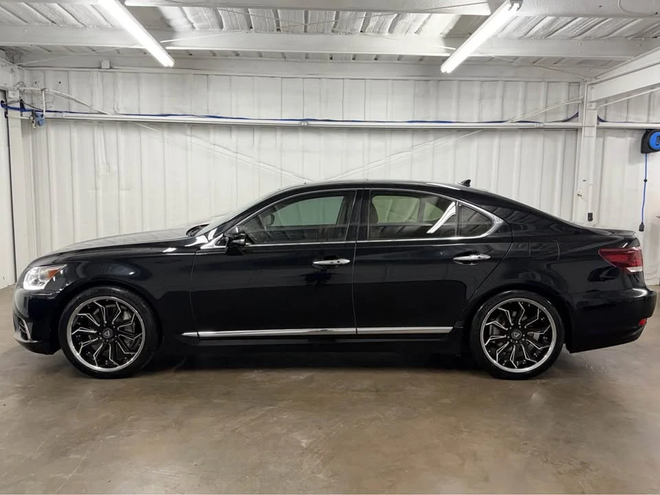 2013 Lexus LS 4th Gen - Image 4 of 17